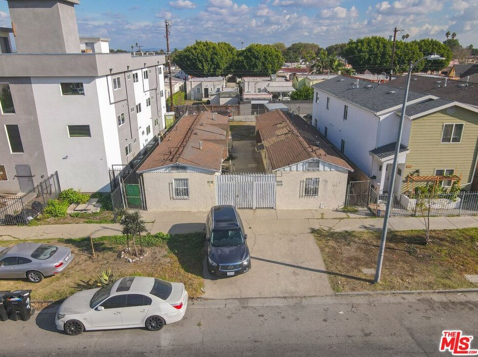 7804 Western Ave, Los Angeles, CA 90047-2727