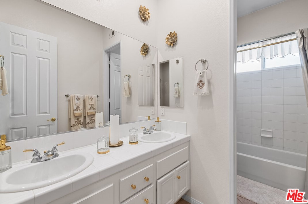 34 Calle La Reina, Rancho Mirage CA  92270-4100 exterior