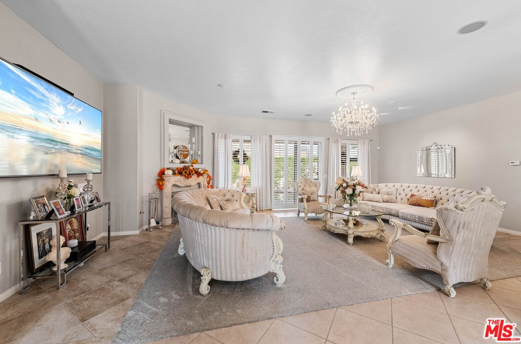 34 Calle La Reina, Rancho Mirage CA  92270-4100 exterior