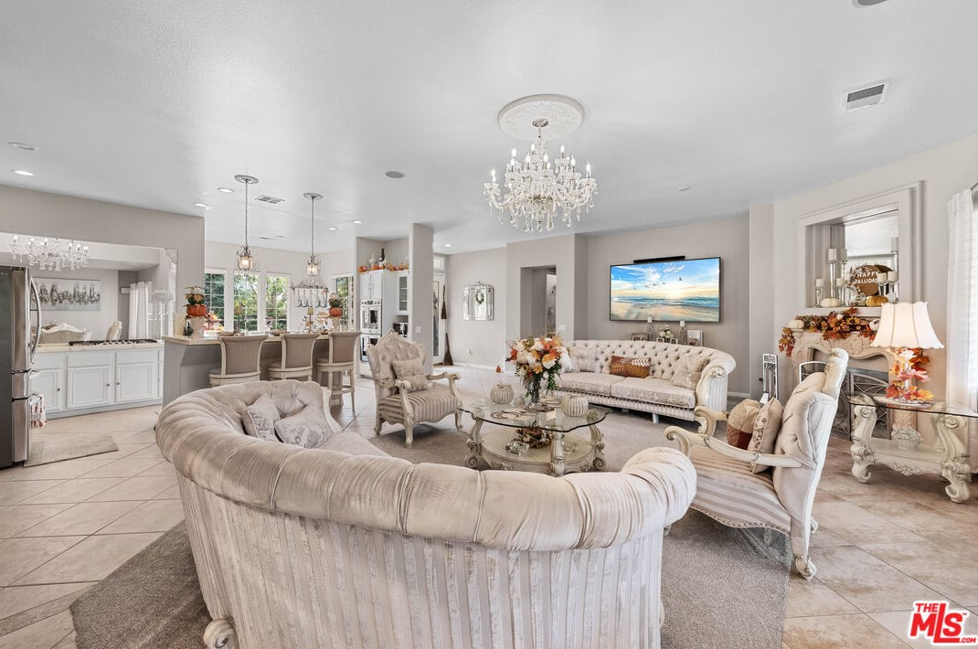34 Calle La Reina, Rancho Mirage CA  92270-4100 exterior