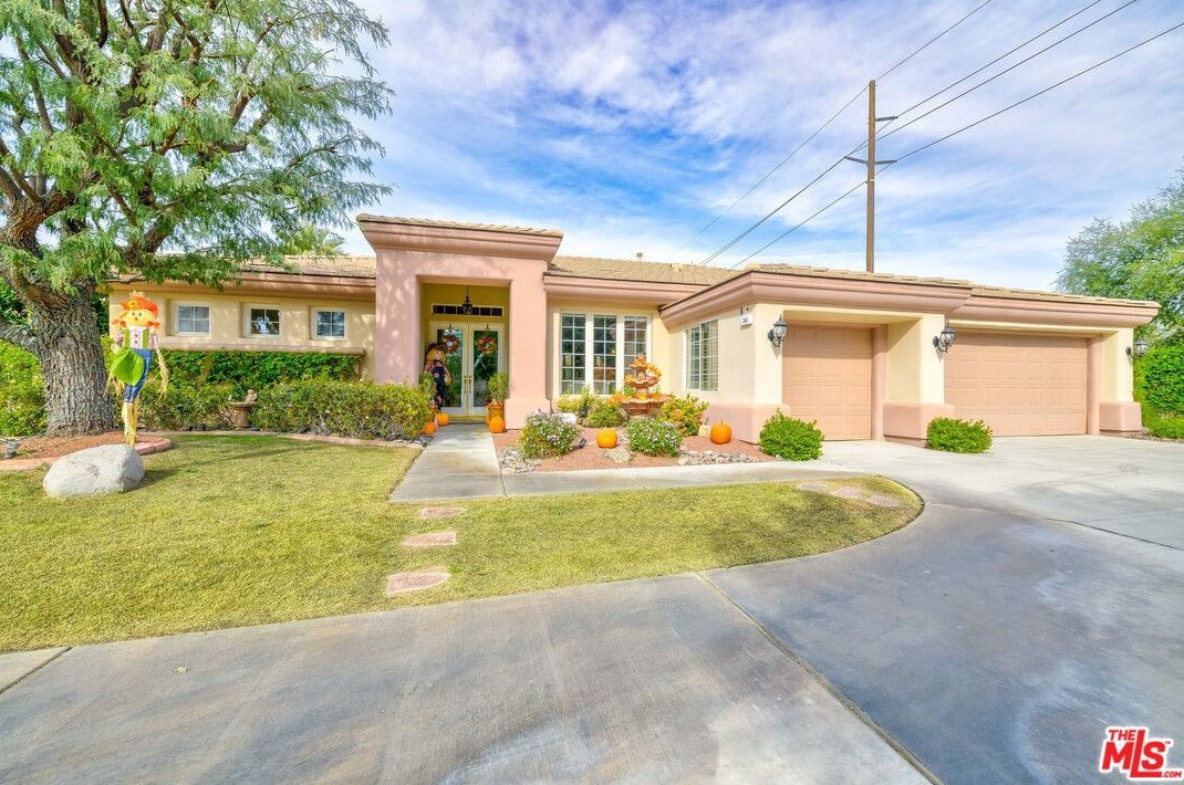 34 Calle La Reina, Rancho Mirage CA  92270-4100 exterior
