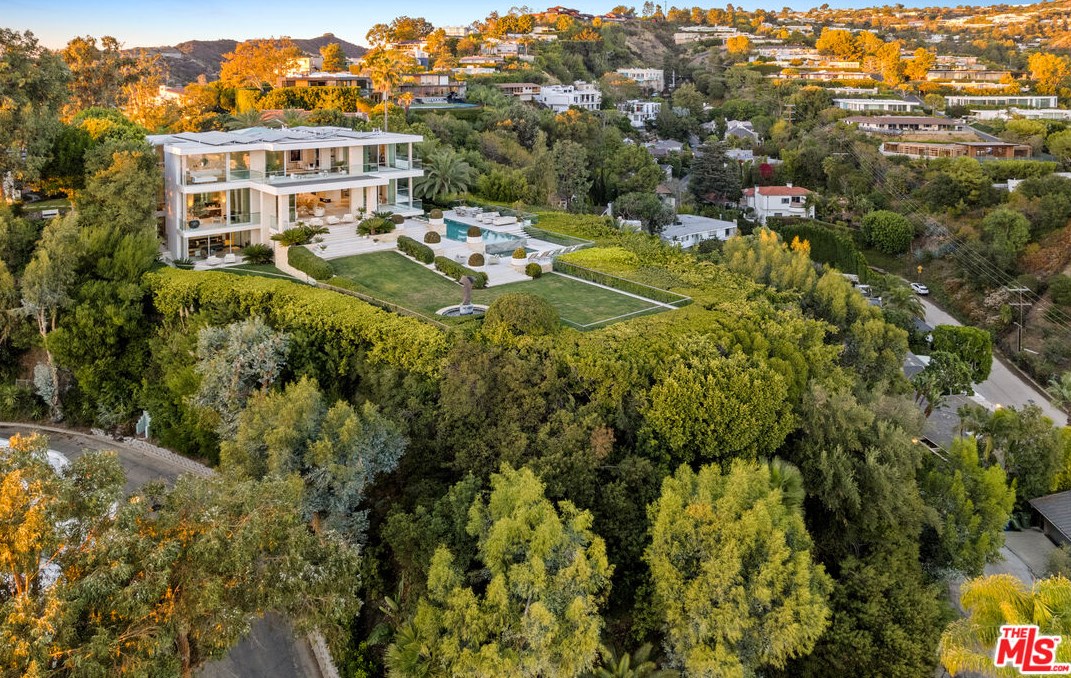 1500 Gilcrest Dr, Beverly Hills, CA 90210-2516