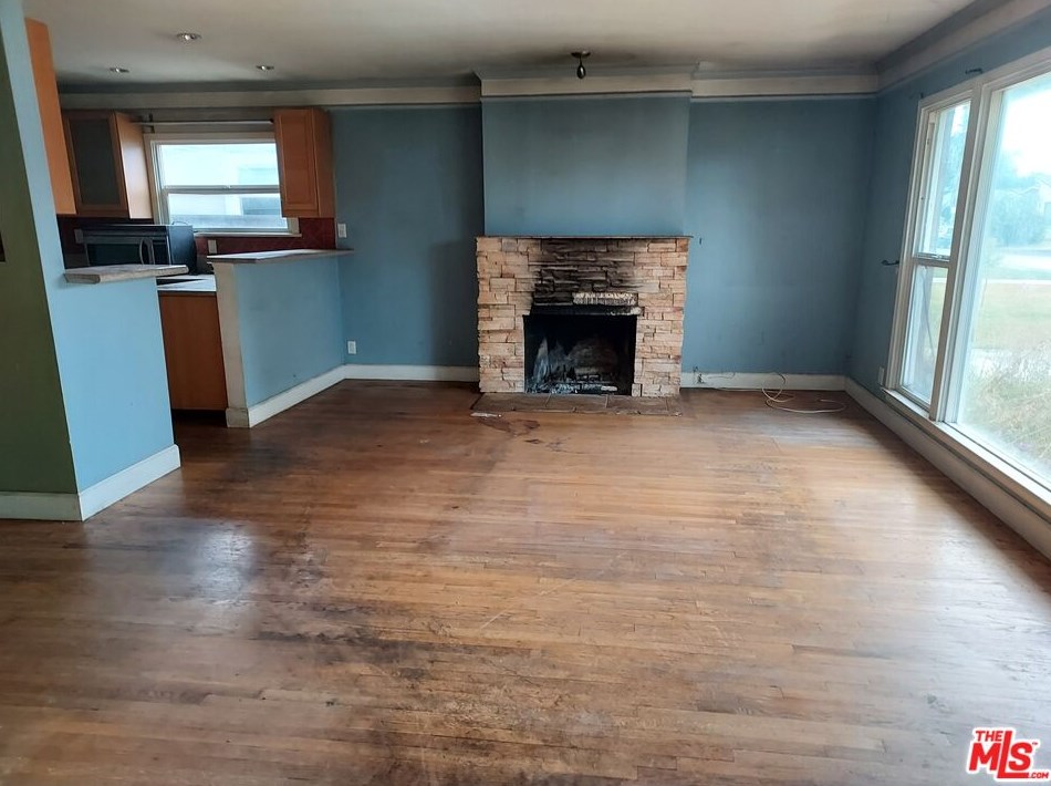 14341 Martha St, Van Nuys, CA 91401