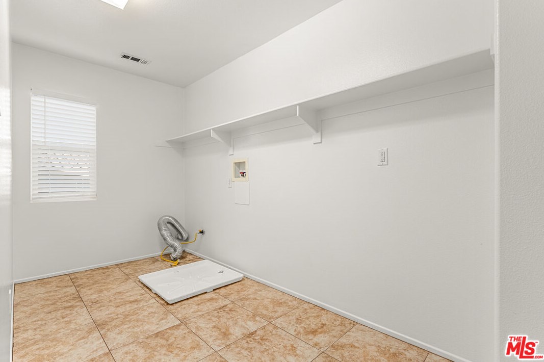 28921 Avalon Ave, Moreno Valley CA  92555-7056 exterior