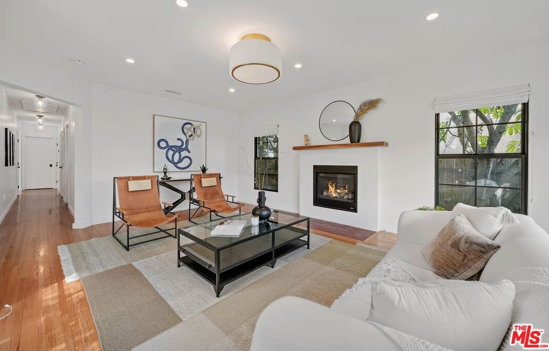 1733 Holt Ave, Los Angeles CA  90035-4305 exterior