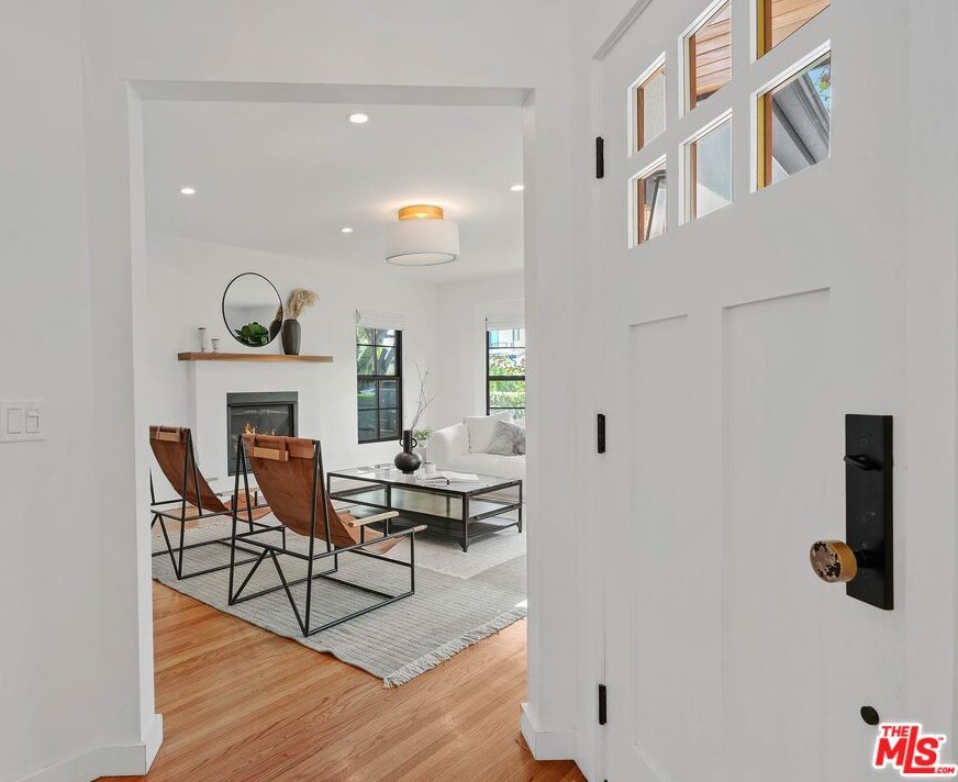 1733 Holt Ave, Los Angeles CA  90035-4305 exterior
