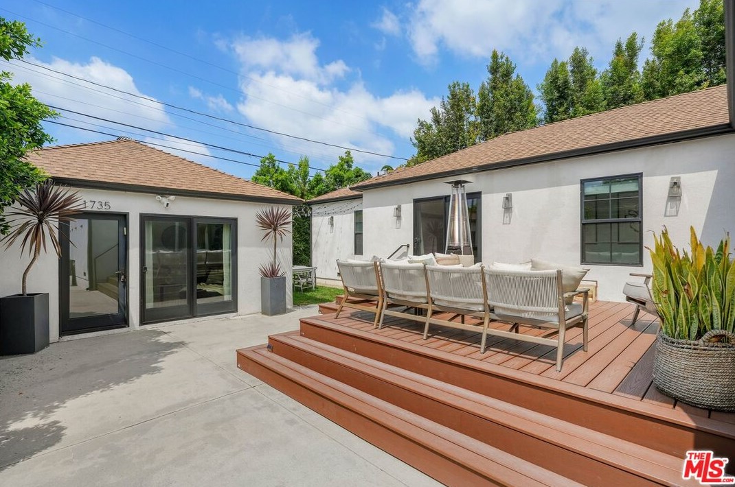 1733 Holt Ave, Los Angeles CA  90035-4305 exterior
