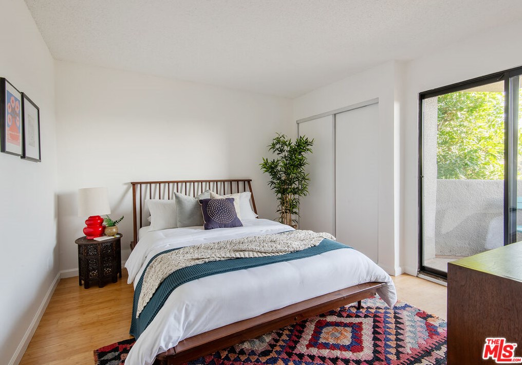 1890 Alvarado St, Los Angeles CA  90026-1780 exterior
