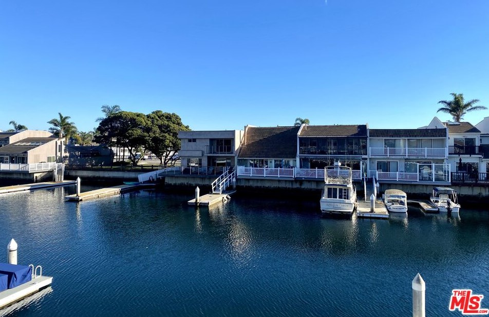 4510 Gateshead Bay, Oxnard CA  93035-3706 exterior