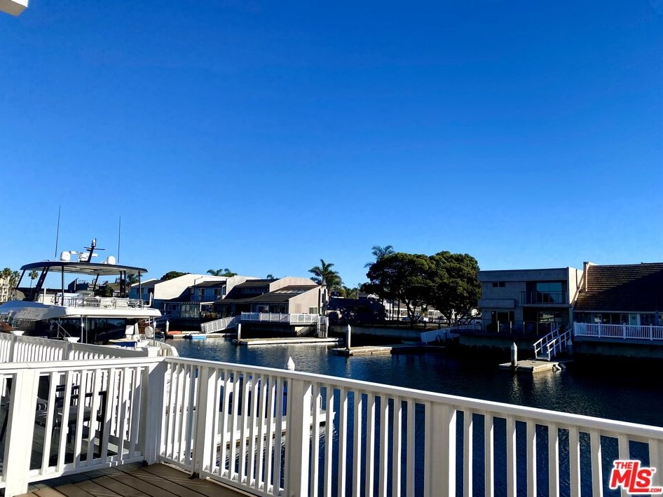 4510 Gateshead Bay, Oxnard CA  93035-3706 exterior