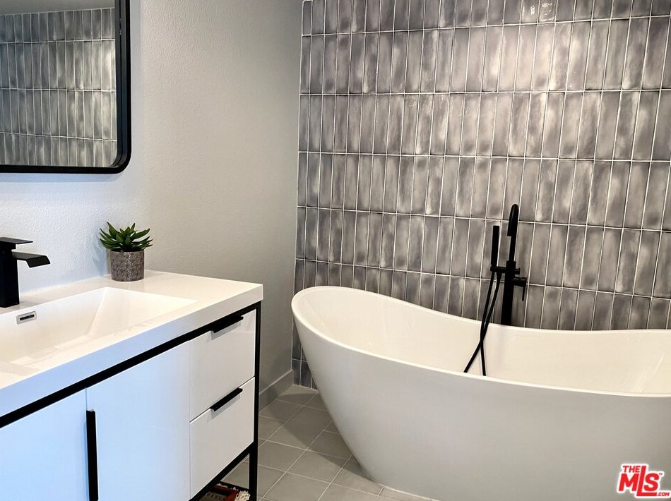 4510 Gateshead Bay, Oxnard CA  93035-3706 exterior