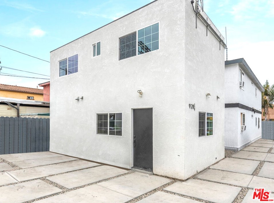 926 57th St, Los Angeles CA  90011-5222 exterior