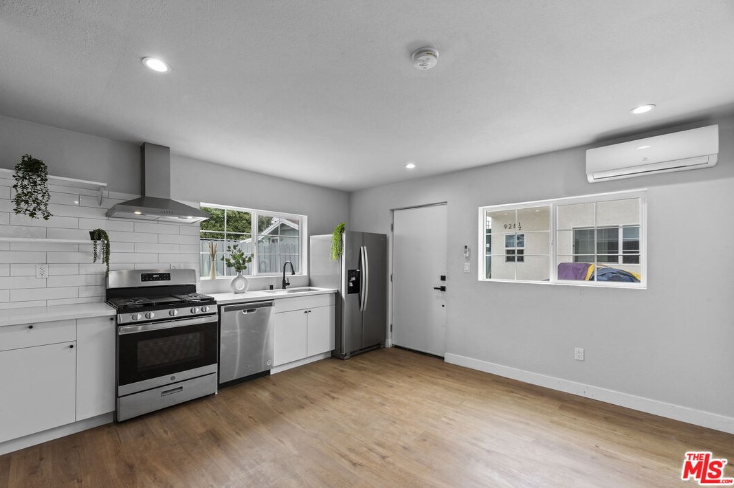 926 57th St, Los Angeles CA  90011-5222 exterior