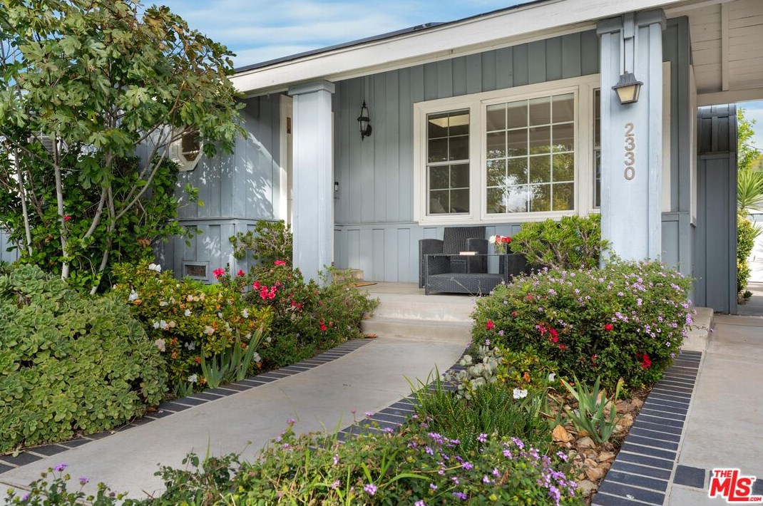 2330 Greenfield Ave, Los Angeles, CA 90064-1908