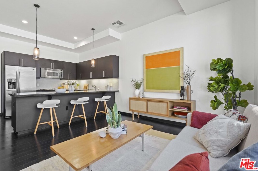 655 S Hope St #1606, Los Angeles, CA 90017