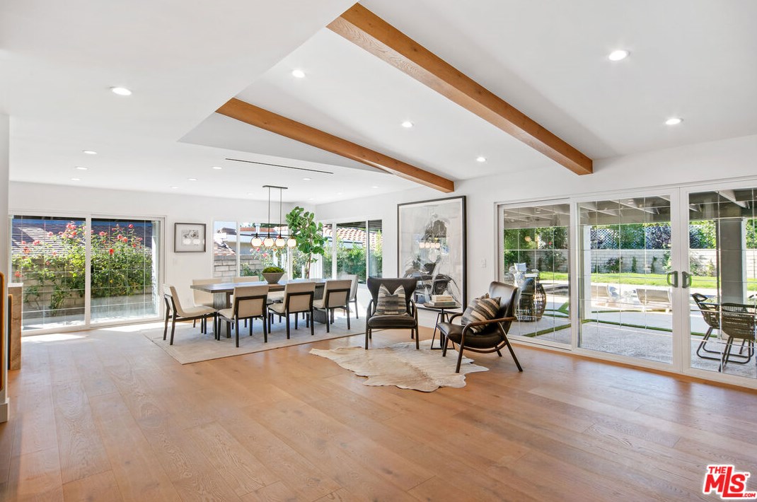 22551 Jameson Dr, Calabasas CA  91302-5854 exterior