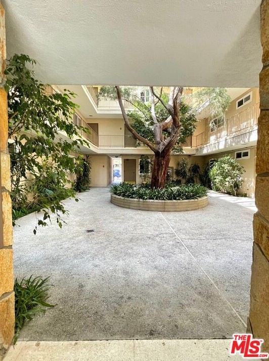 1835 Camden Ave #301, Los Angeles, CA 90025