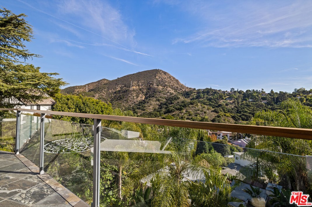 3476 Troy Dr, Los Angeles CA  90068-1436 exterior
