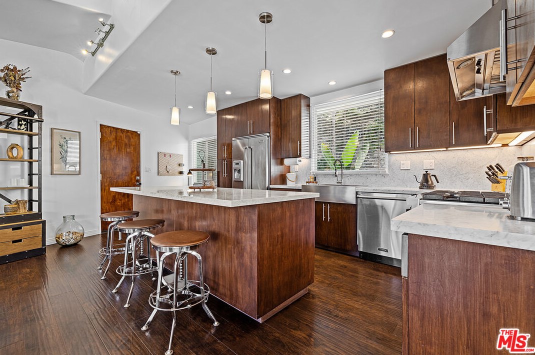 3476 Troy Dr, Los Angeles CA  90068-1436 exterior