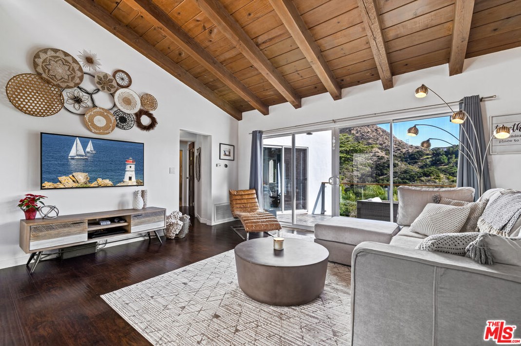 3476 Troy Dr, Los Angeles CA  90068-1436 exterior