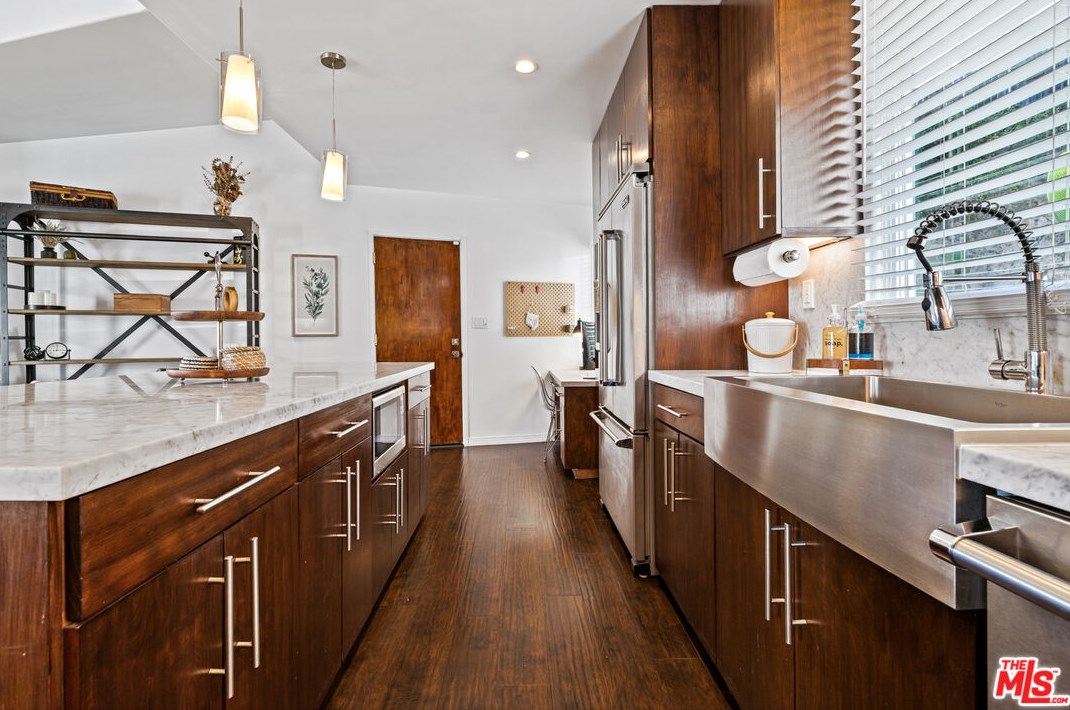 3476 Troy Dr, Los Angeles CA  90068-1436 exterior