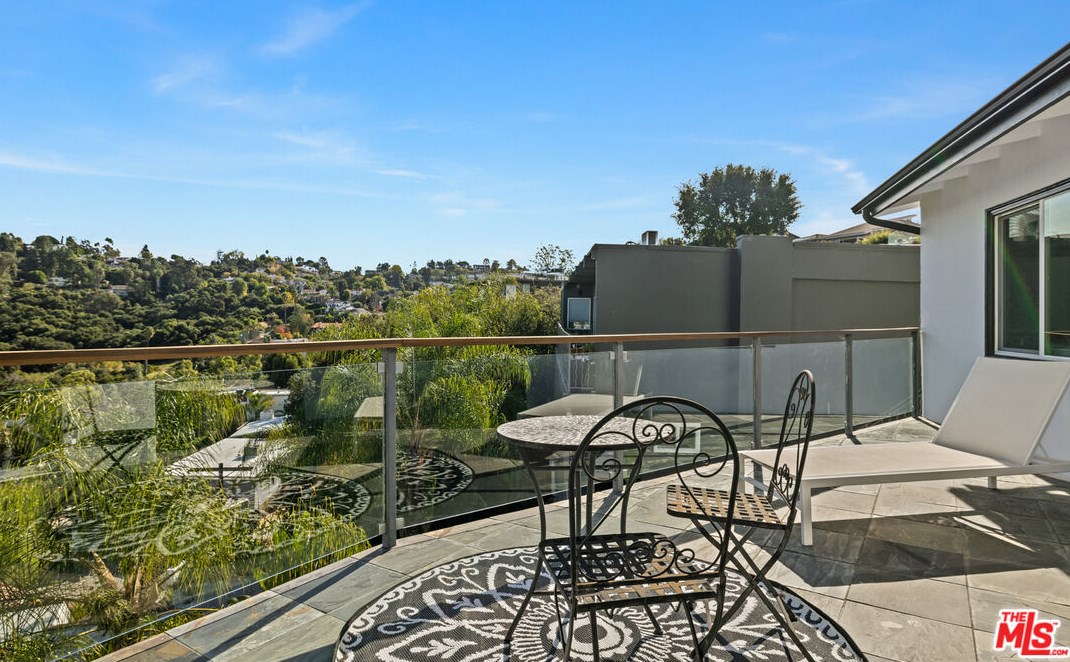 3476 Troy Dr, Los Angeles CA  90068-1436 exterior