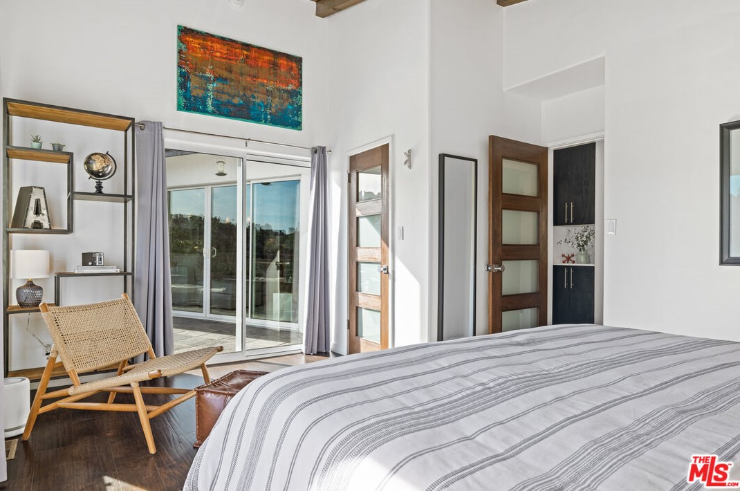 3476 Troy Dr, Los Angeles CA  90068-1436 exterior