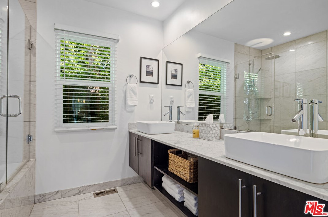 3476 Troy Dr, Los Angeles CA  90068-1436 exterior