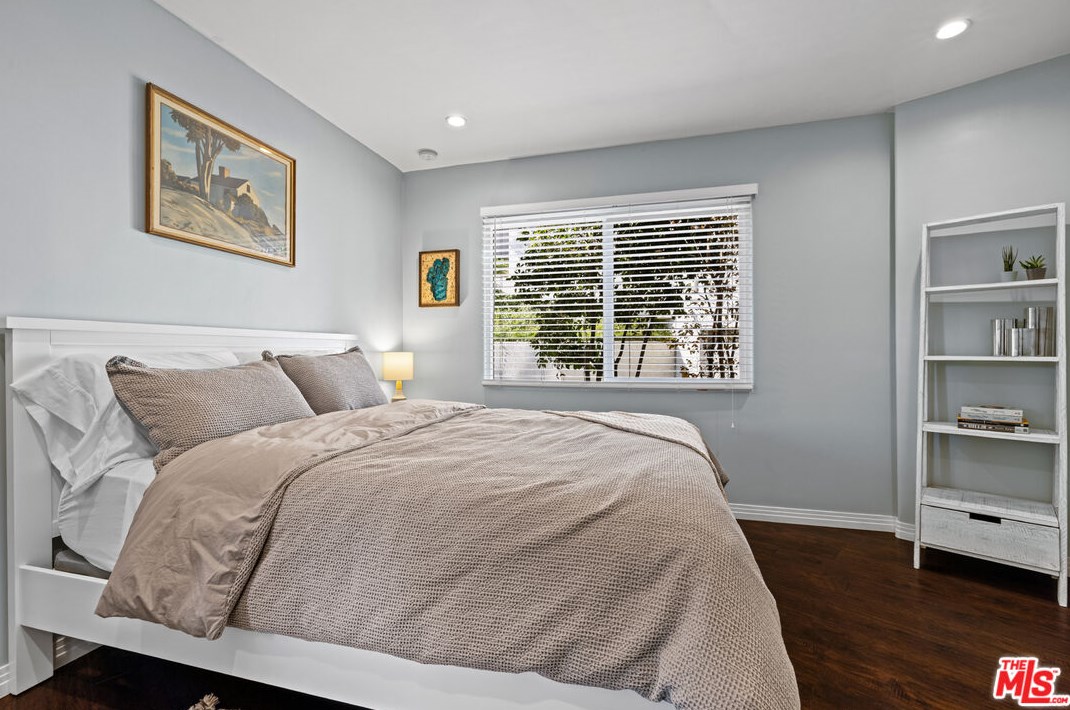 3476 Troy Dr, Los Angeles CA  90068-1436 exterior