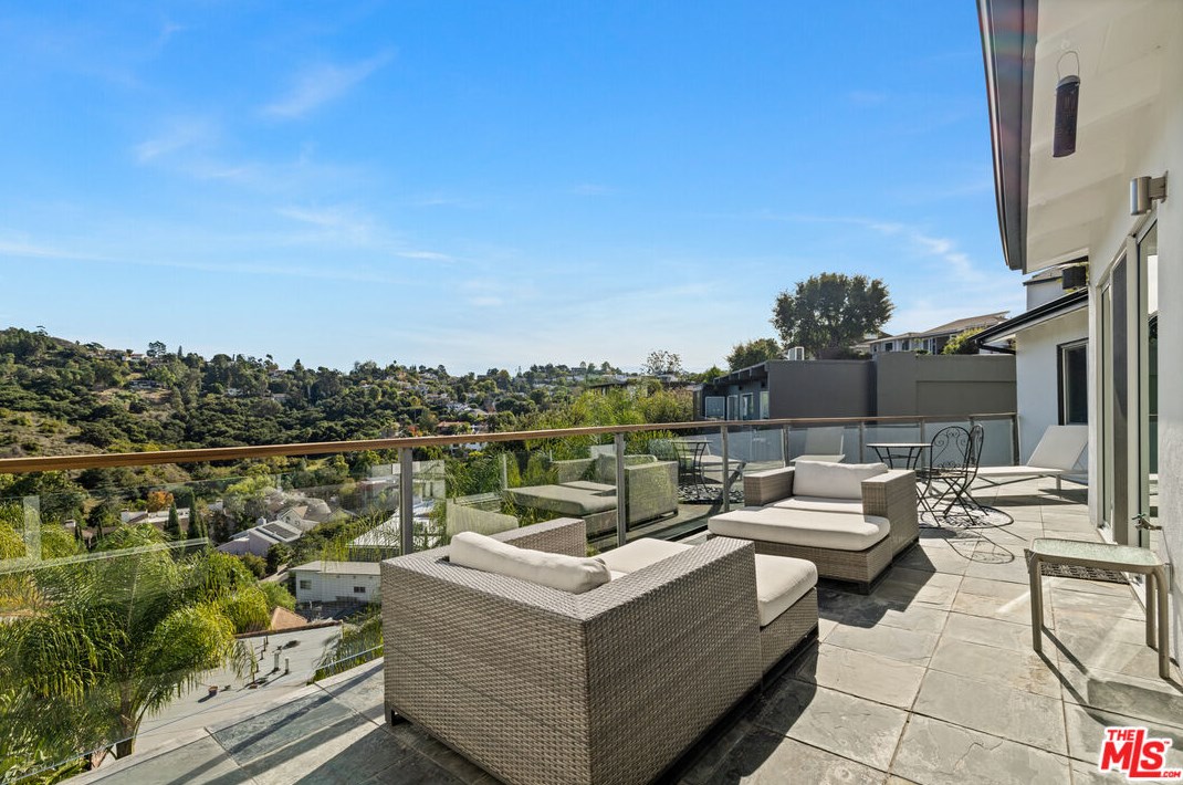 3476 Troy Dr, Los Angeles CA  90068-1436 exterior