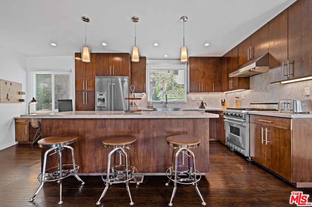 3476 Troy Dr, Los Angeles CA  90068-1436 exterior