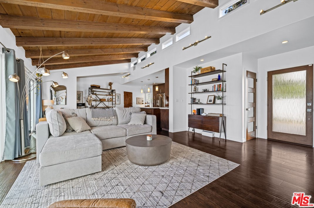 3476 Troy Dr, Los Angeles CA  90068-1436 exterior
