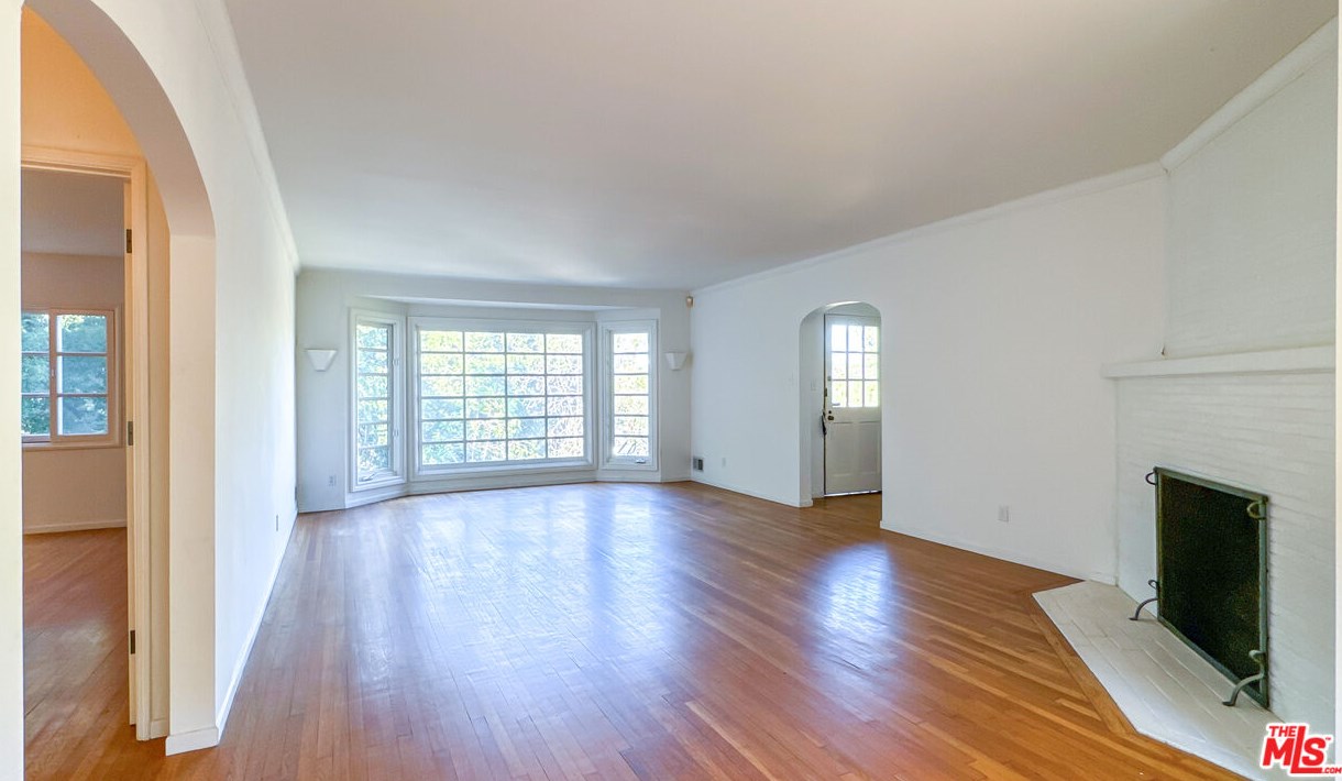 3999 Fredonia Dr, Los Angeles CA  90068-1213 exterior