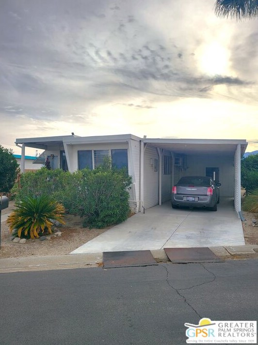 69381 Poolside Dr, Desert Hot Springs, CA 92241
