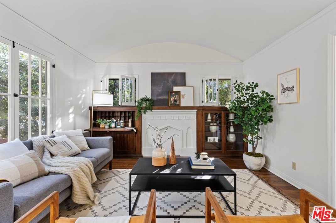 922 Maltman Ave, Los Angeles CA  90026-2714 exterior