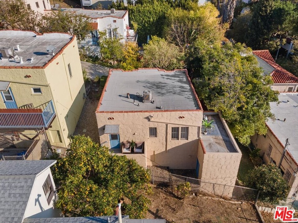 922 Maltman Ave, Los Angeles CA  90026-2711 exterior