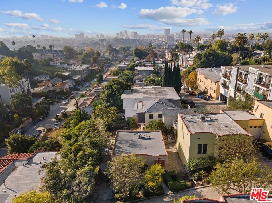 922 Maltman Ave, Los Angeles CA  90026-2711 exterior