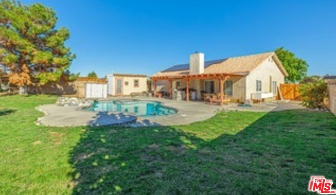 42417 Plains Dr, Lancaster CA  93536-4539 exterior