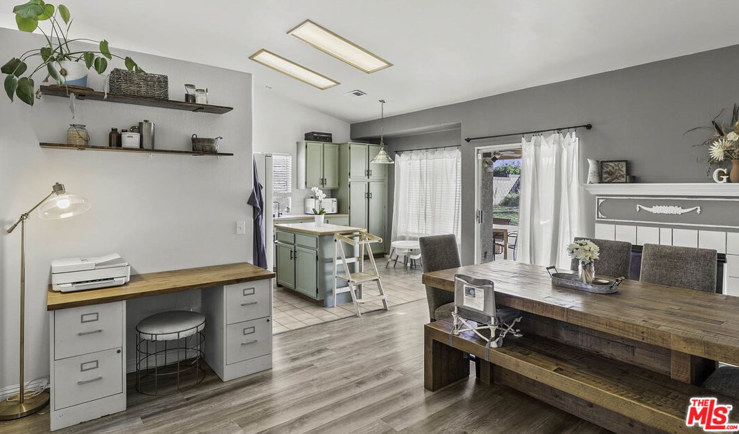 42417 Plains Dr, Lancaster CA  93536-4539 exterior