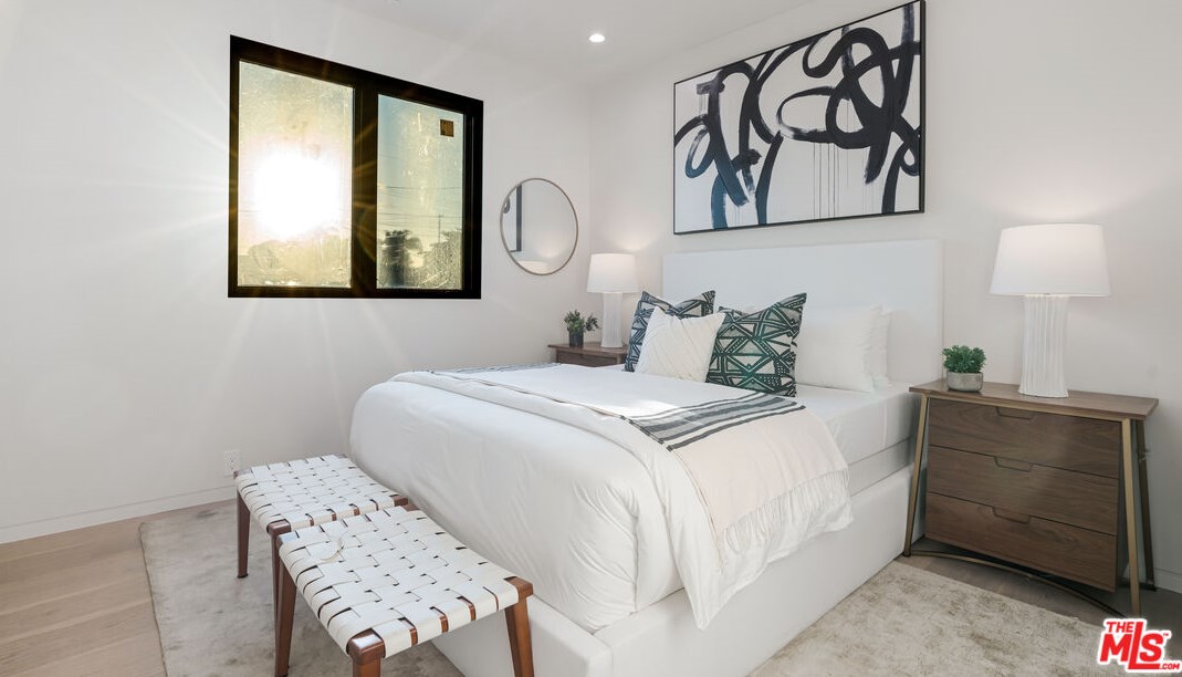 12107 Palms Blvd, Los Angeles CA  90066-1925 exterior