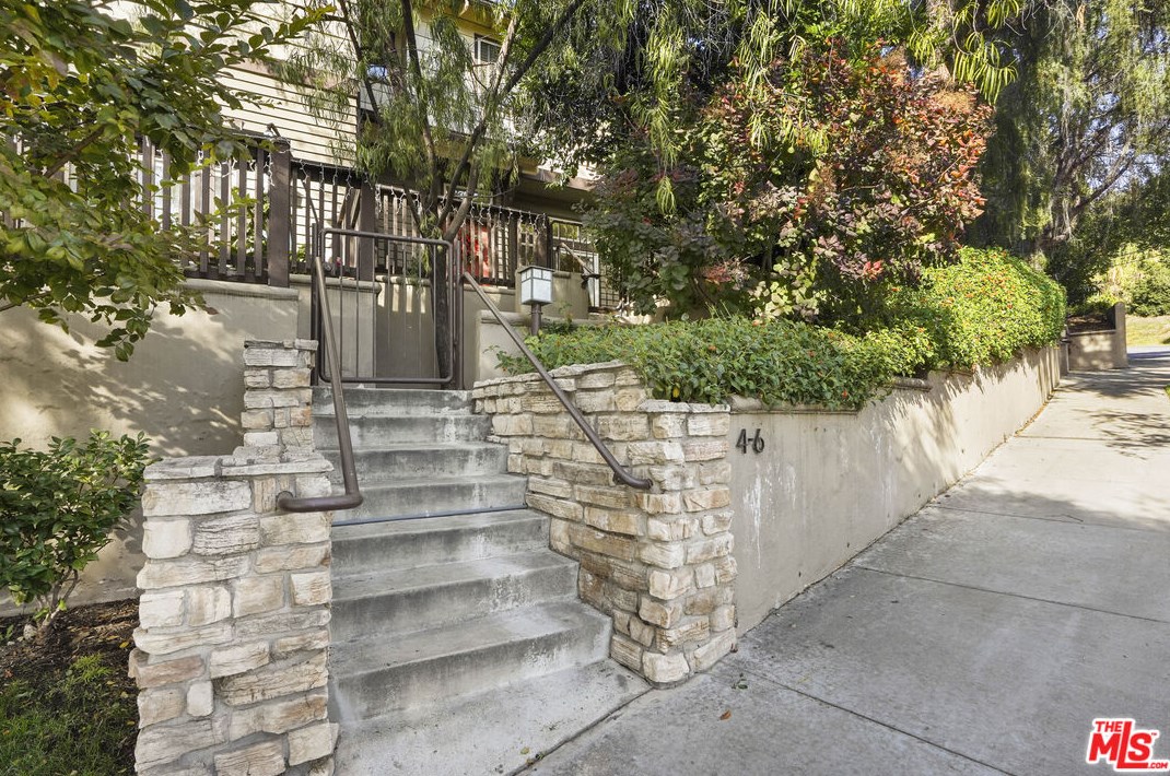 500 N Rosemead Blvd #6, Pasadena, CA 91107