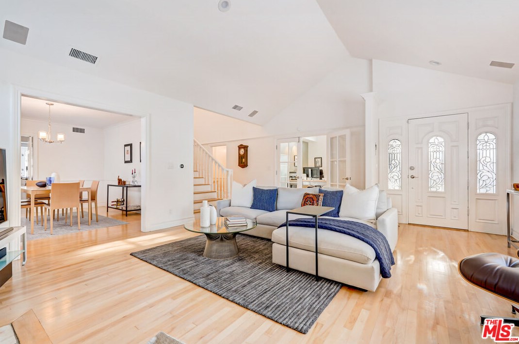 8426 Flight Ave, Los Angeles CA  90045-3045 exterior