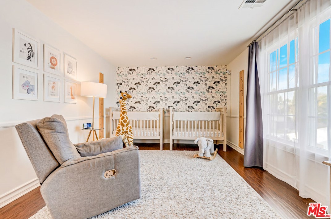 8426 Flight Ave, Los Angeles CA  90045-3045 exterior