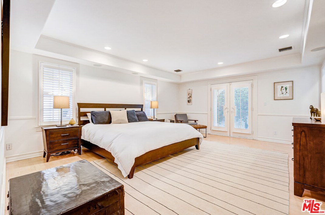 8426 Flight Ave, Los Angeles CA  90045-3045 exterior