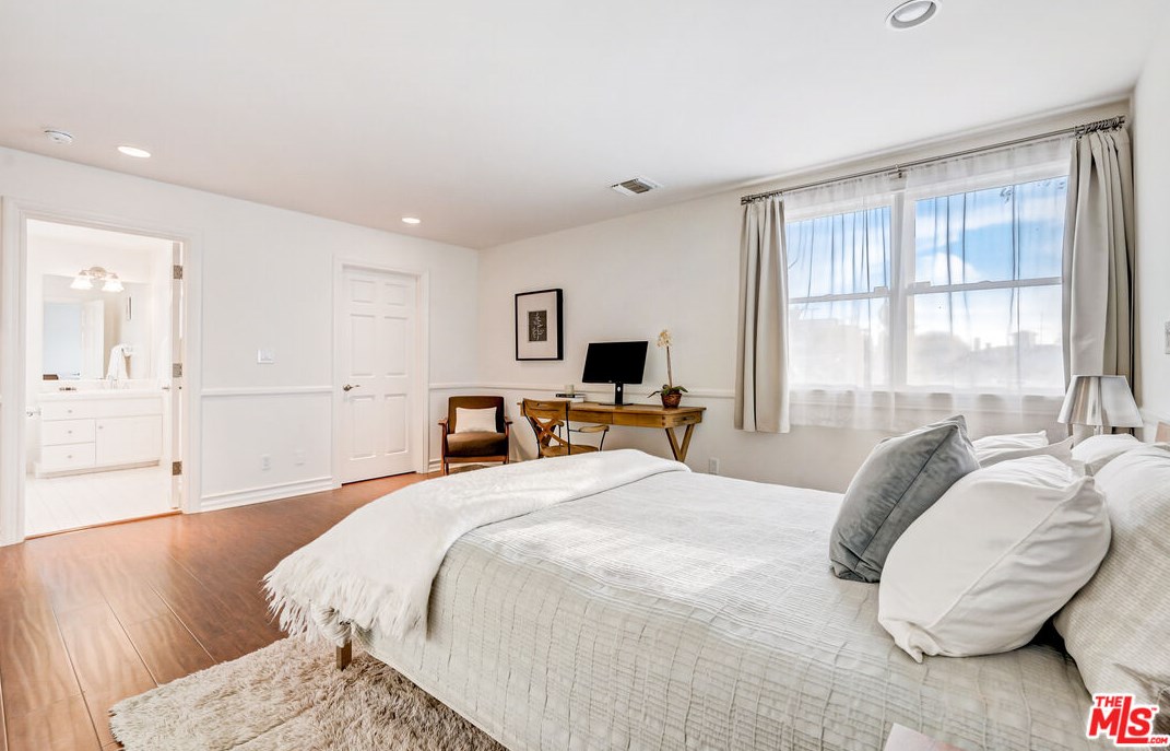 8426 Flight Ave, Los Angeles CA  90045-3045 exterior