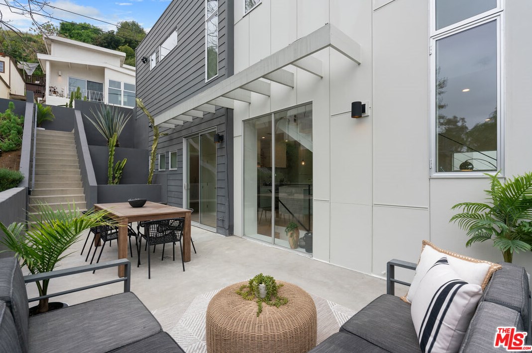 2168 Lyric Ave, Los Angeles CA  90027-4754 exterior