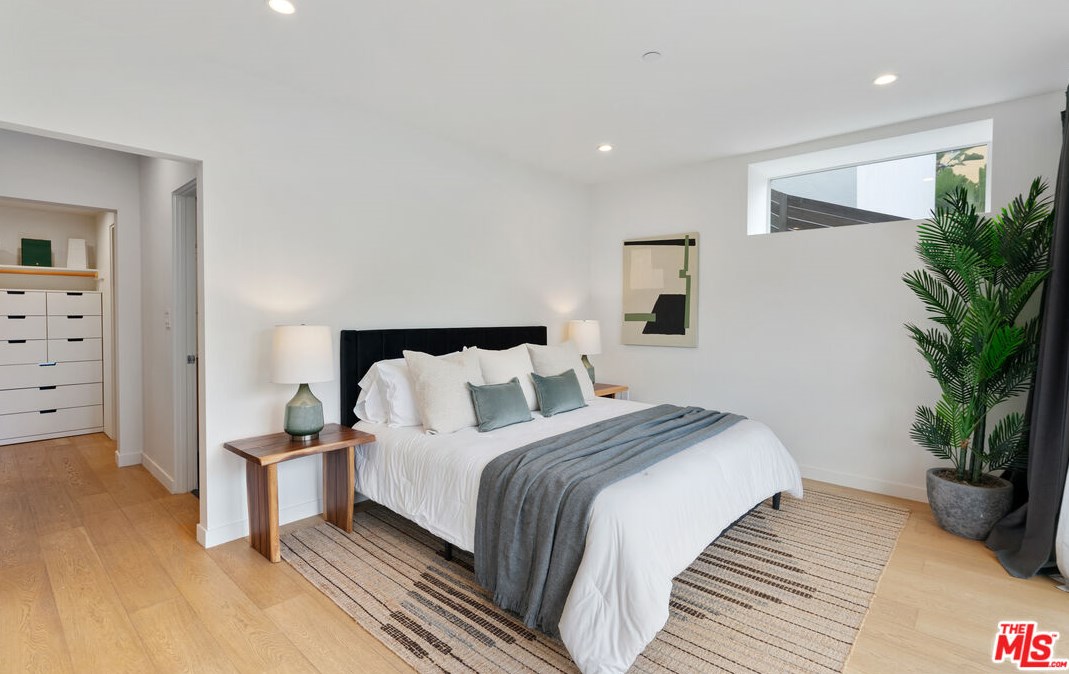 2168 Lyric Ave, Los Angeles CA  90027-4754 exterior