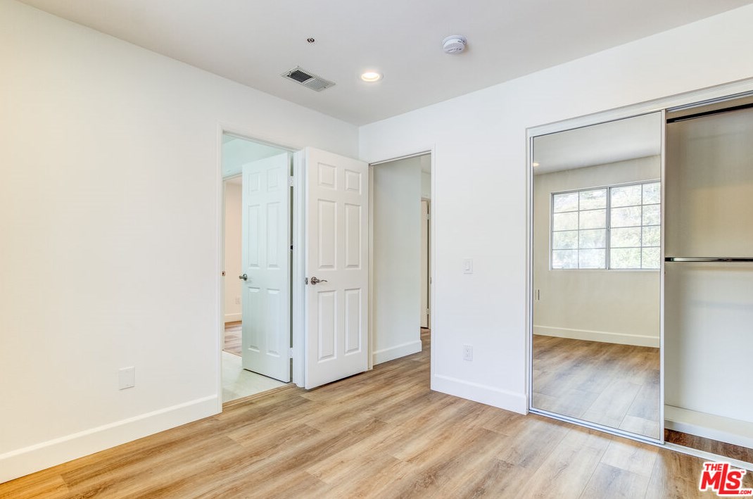 893 Calle Ln Primavera, Glendale CA  91208-3028 exterior