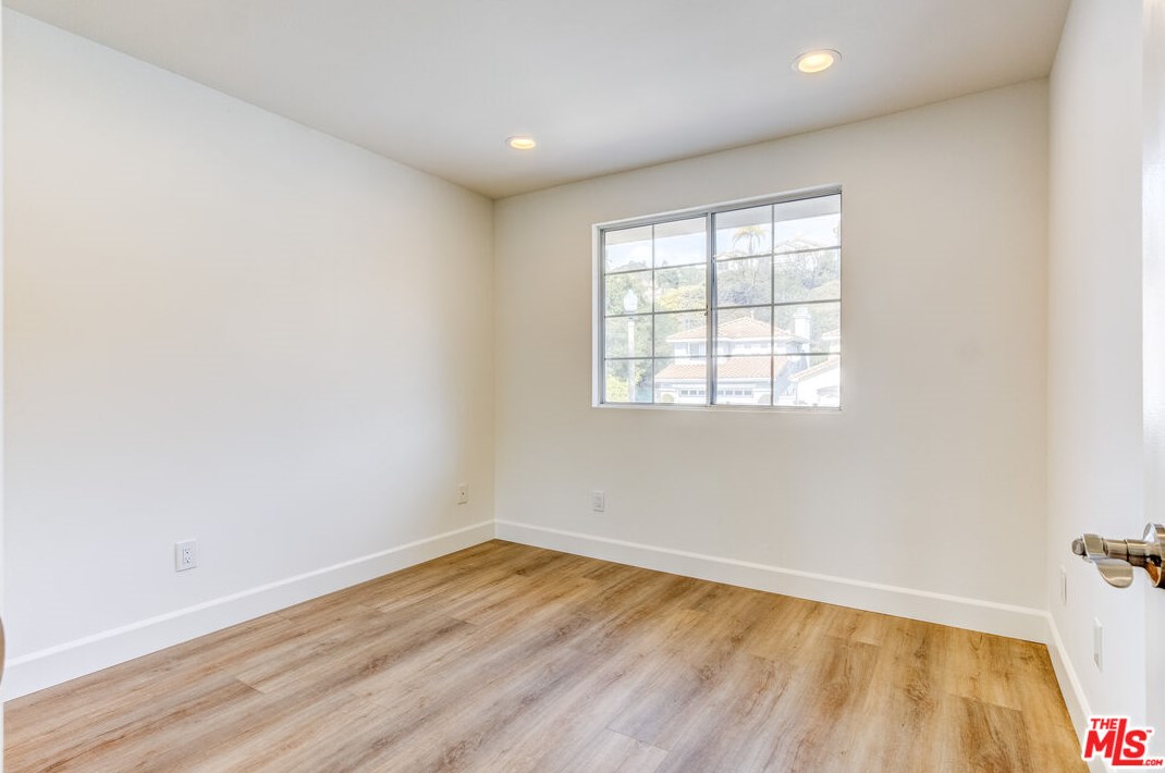 893 Calle Ln Primavera, Glendale CA  91208-3028 exterior