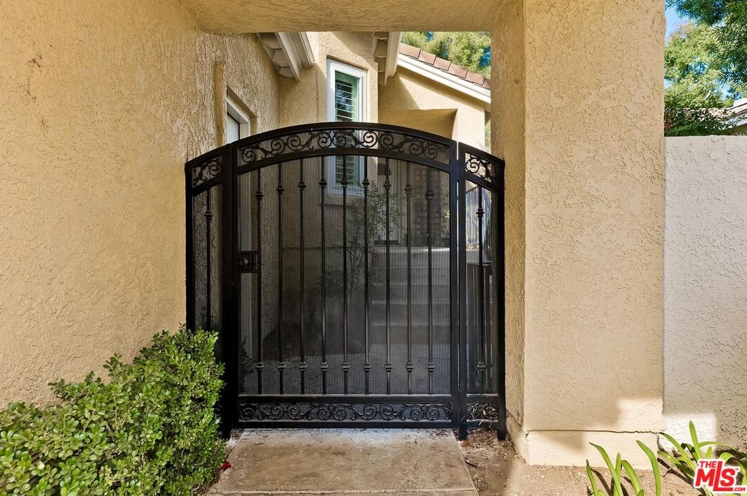 5621 Roundtree Pl, Thousand Oaks, CA 91362